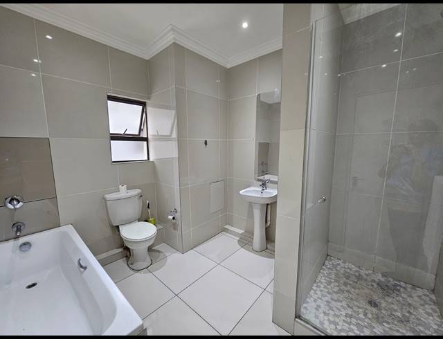 3 BEDROOM FLAT FOR SALE IN WINKLESPRUIT